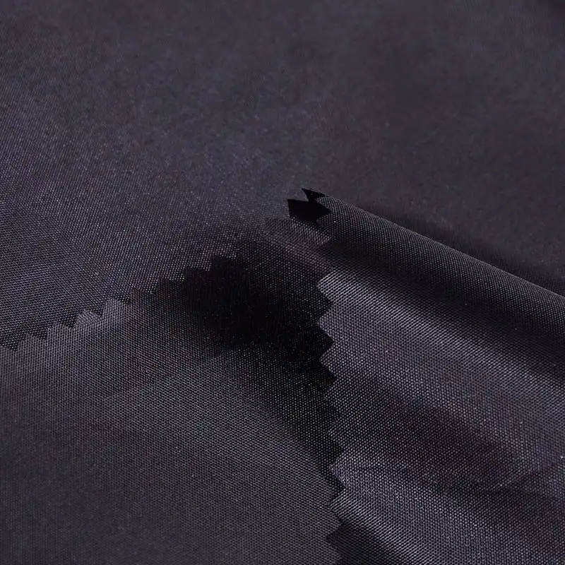 Hvordan forbedrer PVC -belegg de vanntette egenskapene til polyester -taft? Hva er den vanntette vurderingen av dette stoffet, og kan det takle ekstreme værforhold?